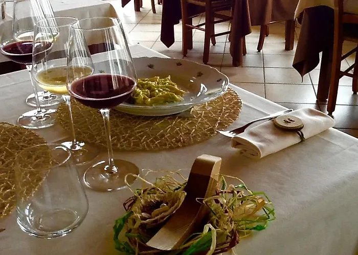 לינה וארוחת בוקר Hostaria Da Ivan Roccabianca